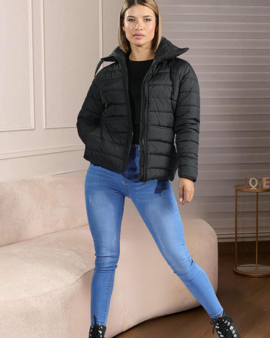 CHAQUETA CUELLO ALTO Y BOLSILLOS INVISIBLES CON CREMALLERA