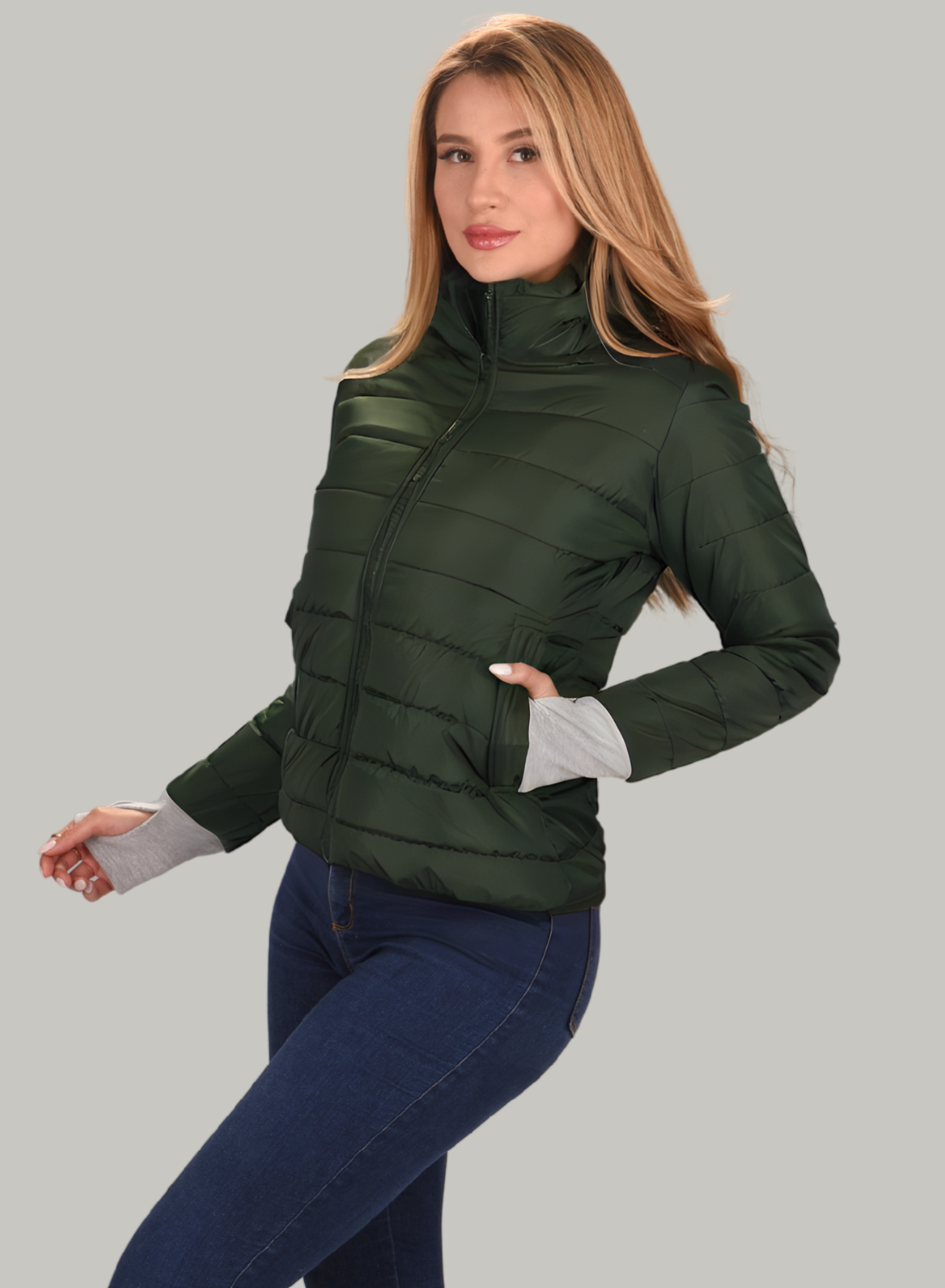 CHAQUETA CON GUANTES AJUSTABLES