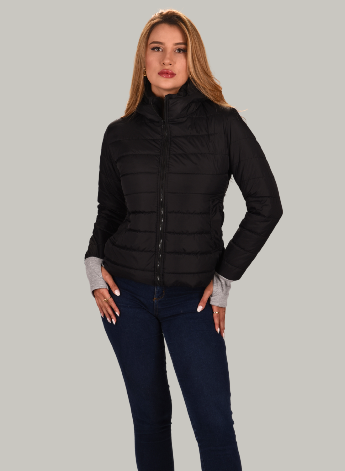 CHAQUETA CON GUANTES AJUSTABLES