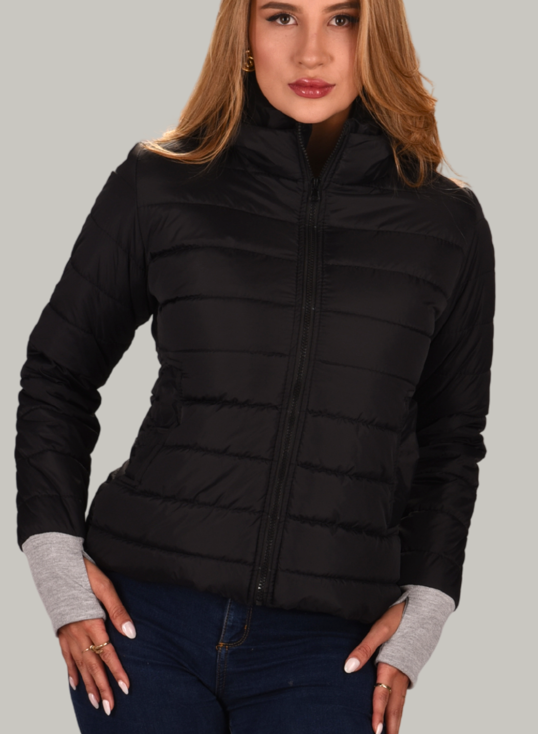 CHAQUETA CON GUANTES AJUSTABLES