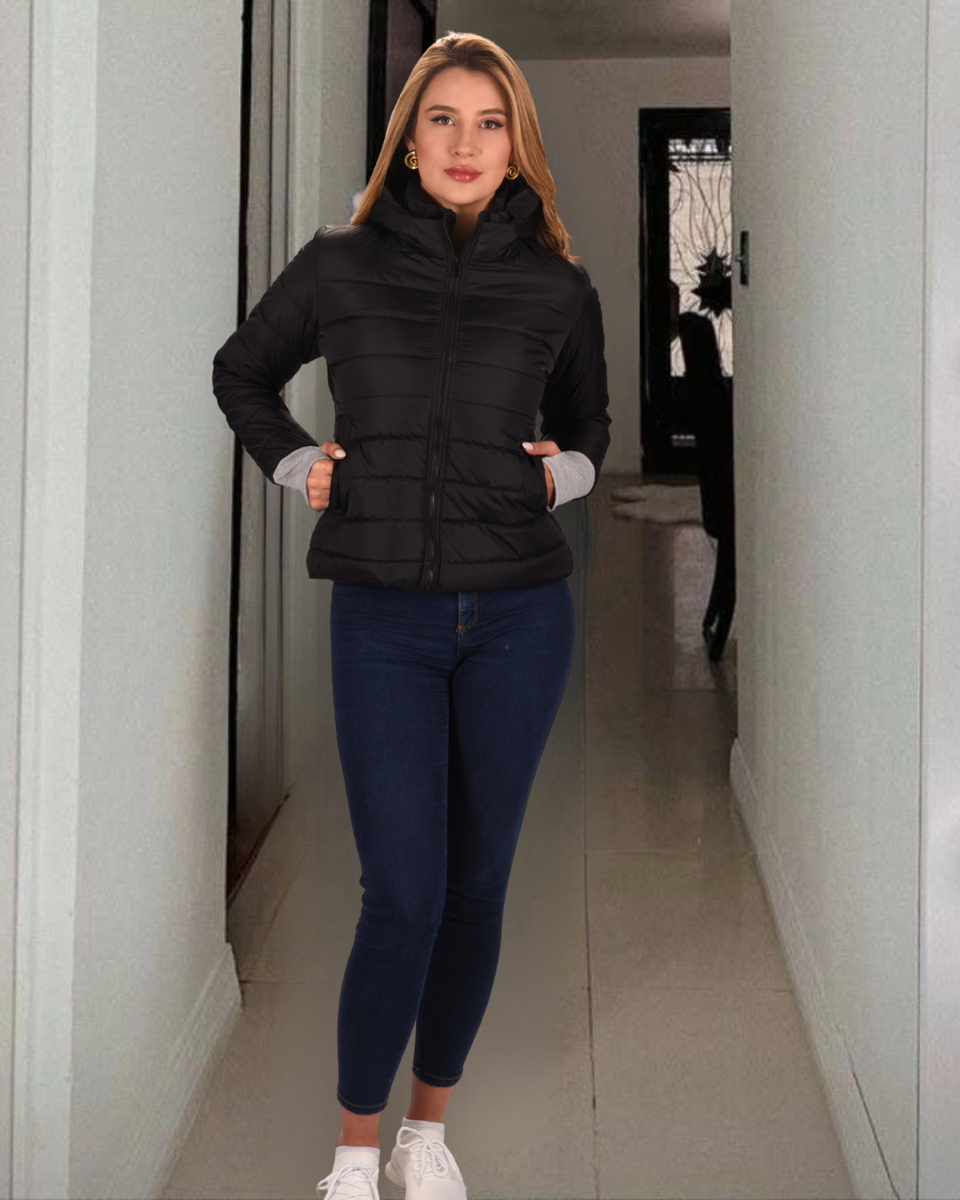 CHAQUETA CON GUANTES AJUSTABLES