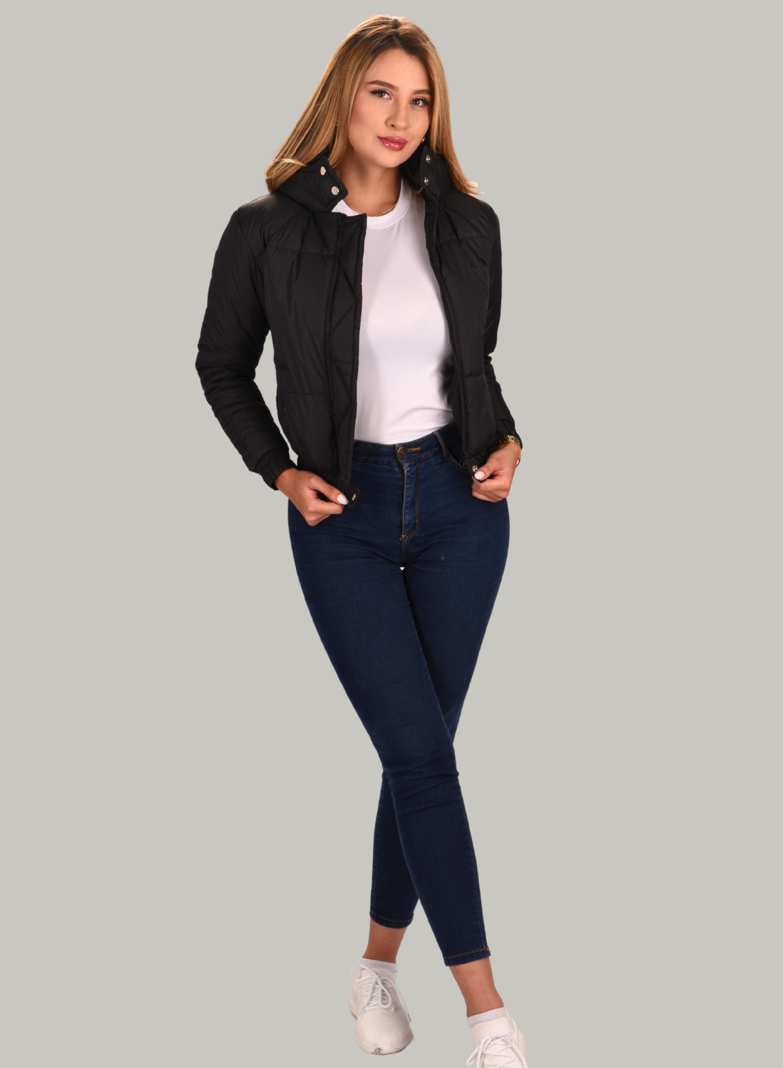CHAQUETA CORTA SEMI OVERSIZE DE CAPOTA