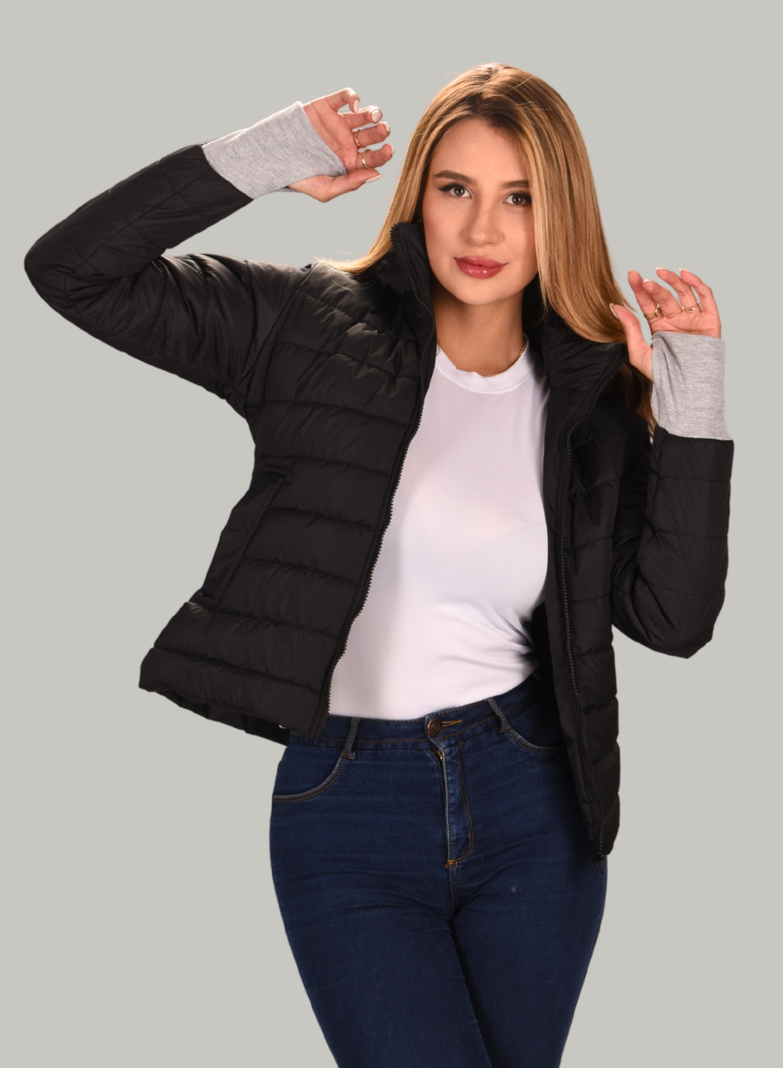 CHAQUETA CON GUANTES AJUSTABLES