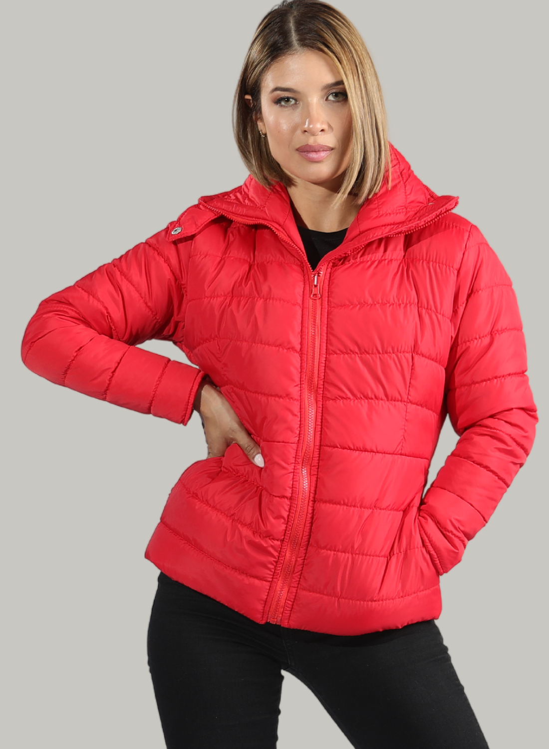 CHAQUETA CUELLO ALTO Y BOLSILLOS INVISIBLES CON CREMALLERA