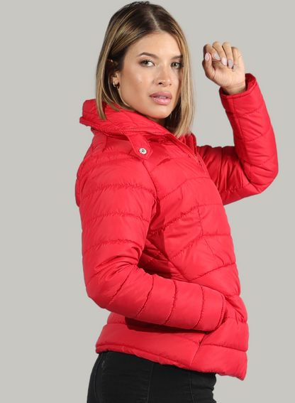 CHAQUETA CUELLO ALTO Y BOLSILLOS INVISIBLES CON CREMALLERA