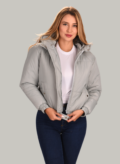 CHAQUETA CORTA SEMI OVERSIZE DE CAPOTA