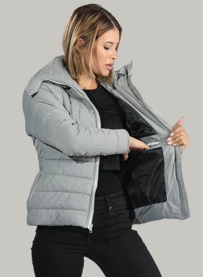 CHAQUETA CUELLO ALTO Y BOLSILLOS INVISIBLES CON CREMALLERA