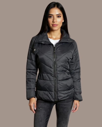 CHAQUETA CUELLO ALTO Y BOLSILLOS INVISIBLES CON CREMALLERA