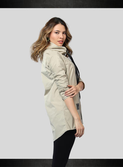 CAPA IMPERMEABLE TIPO GABAN CON CREMALLERA Y BOLSILLOS