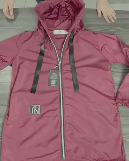 Capa Impermeable Ultraligera – Diseño Exclusivo